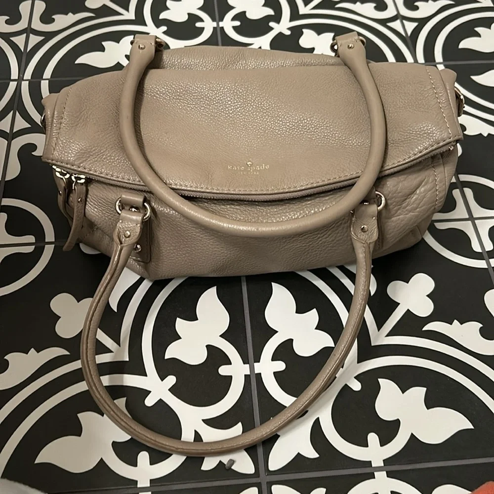 Kate Spade Cobble Hill Leslie Large Satchel Beige Leather Pebbled